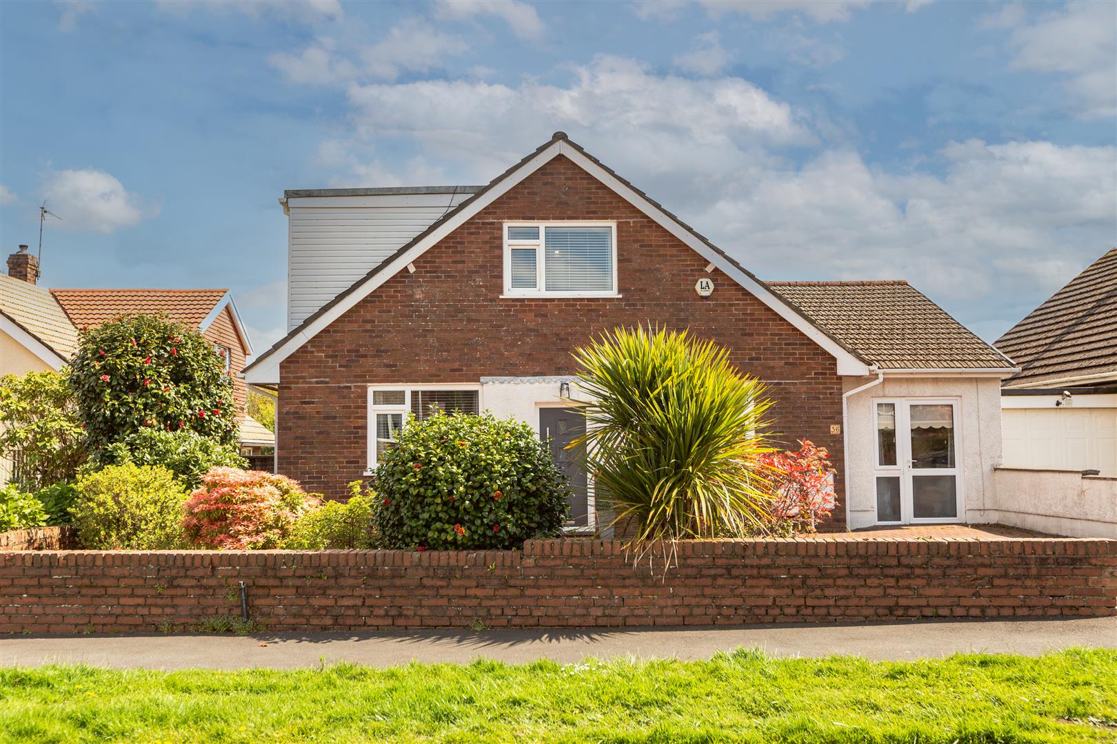 Parklands View, Sketty, Swansea, SA2 8LT